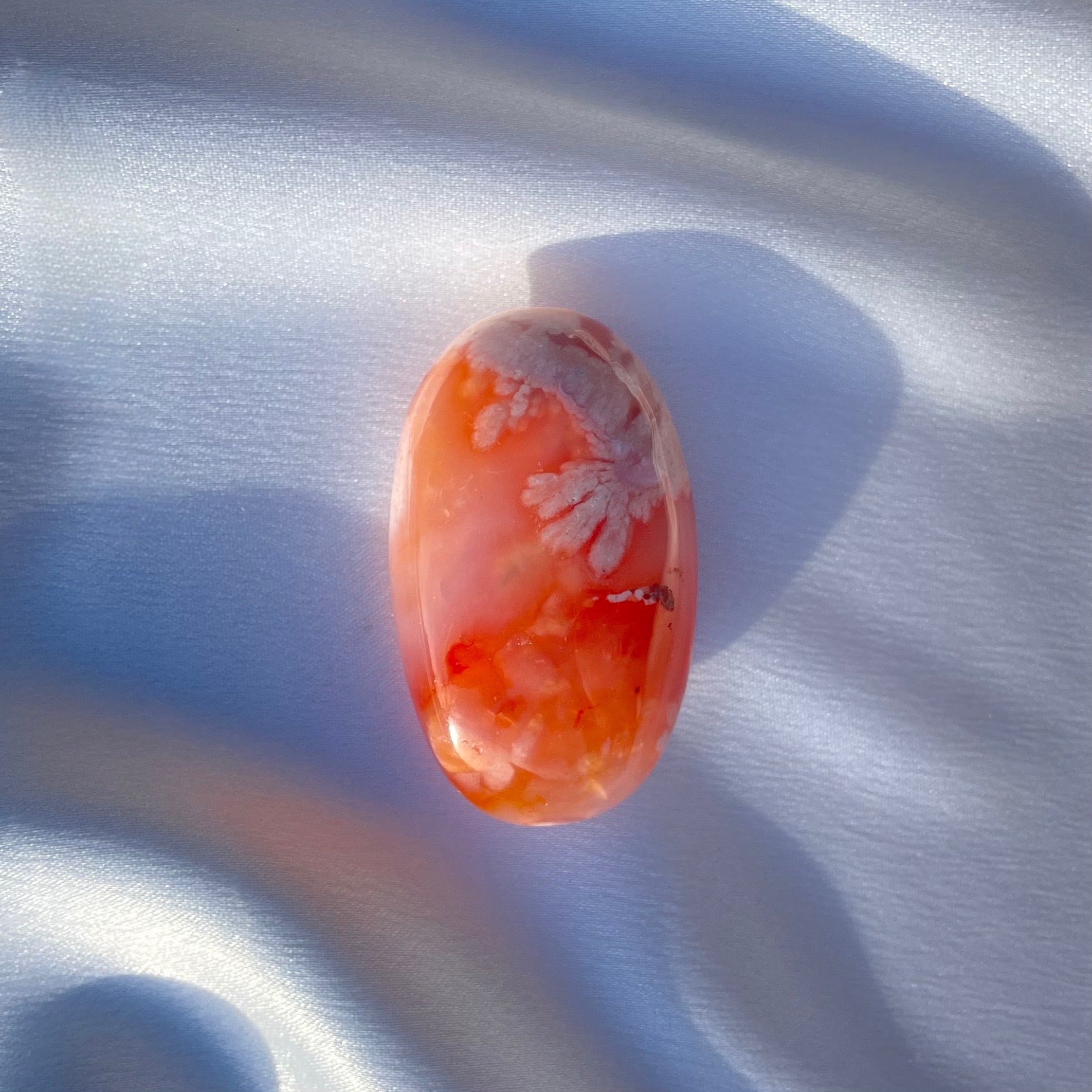 Carnelian Flower Agate Palm Stone E